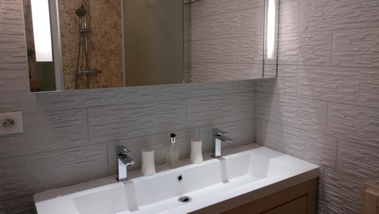 Bed and breakfast with private shower room and wc